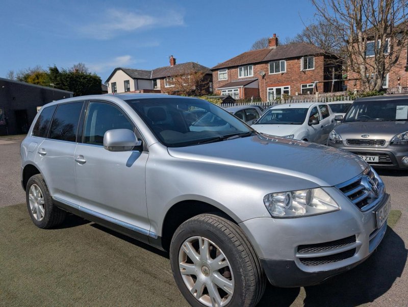 VOLKSWAGEN TOUAREG