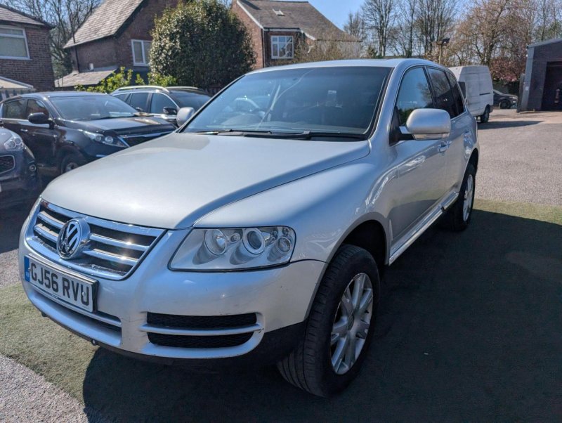 VOLKSWAGEN TOUAREG