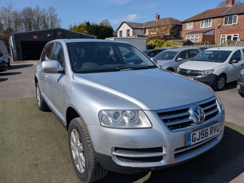 VOLKSWAGEN TOUAREG