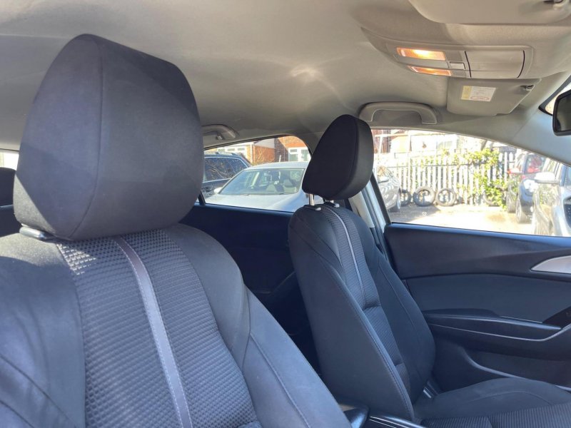 MAZDA MAZDA3
