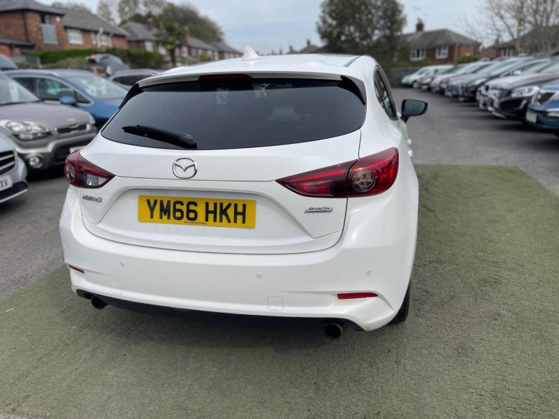 MAZDA MAZDA3