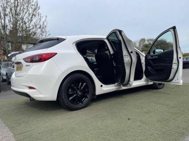 MAZDA MAZDA3