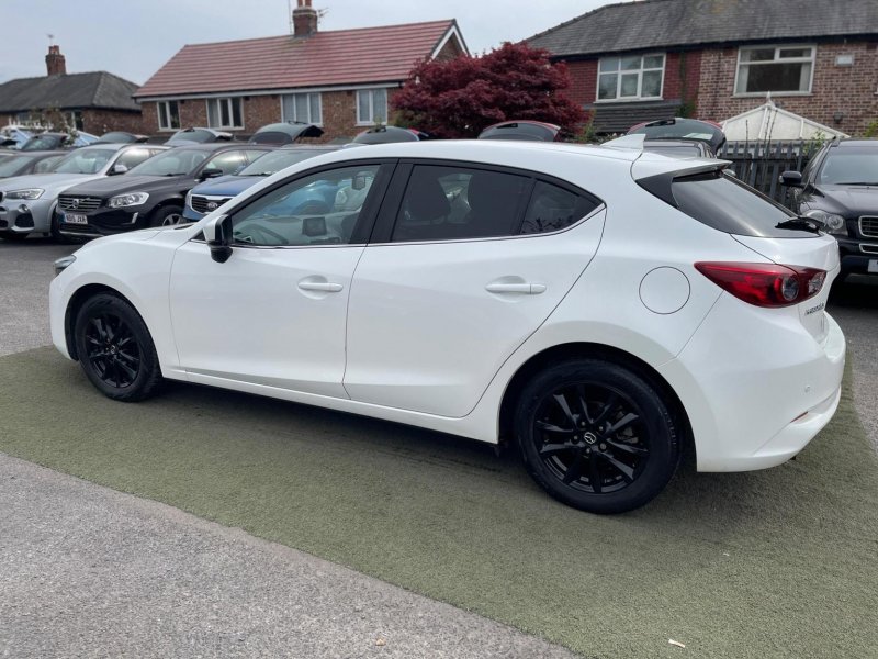 MAZDA MAZDA3