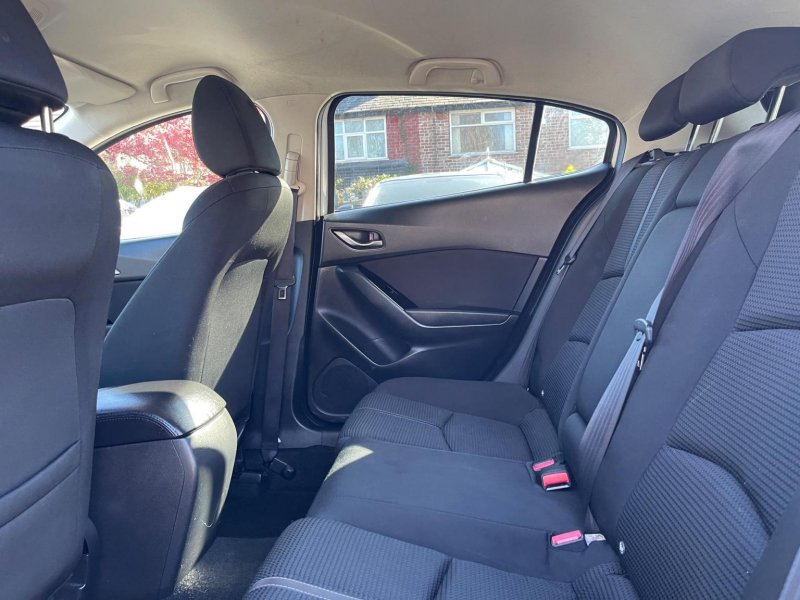 MAZDA MAZDA3