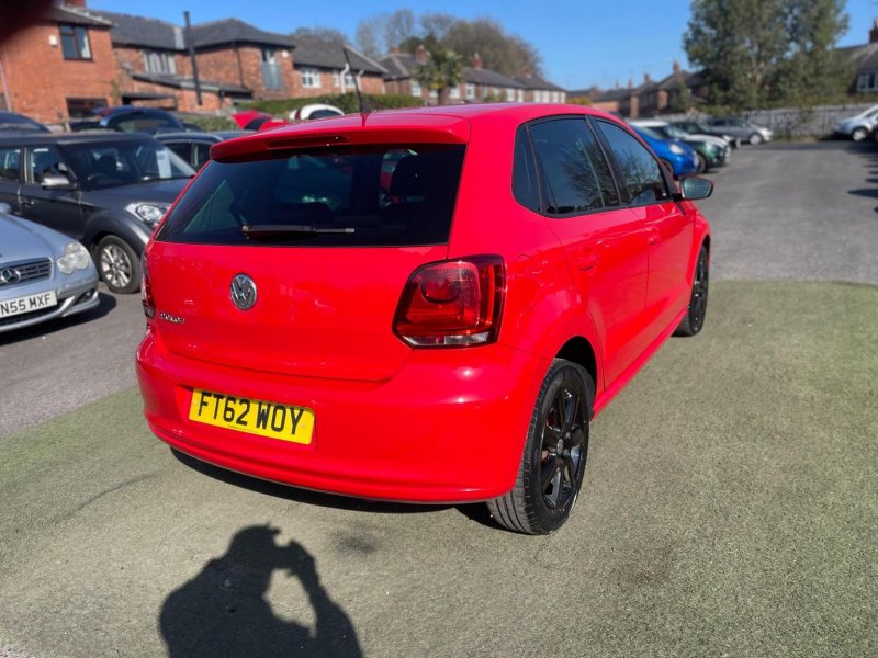 VOLKSWAGEN POLO