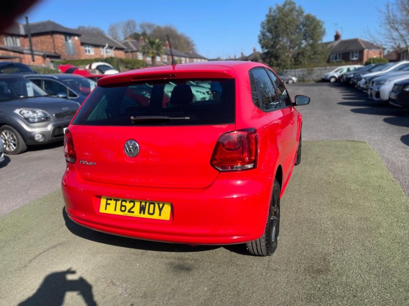 VOLKSWAGEN POLO