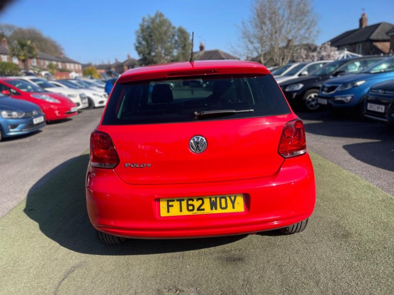 VOLKSWAGEN POLO