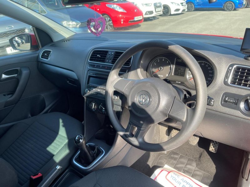 VOLKSWAGEN POLO