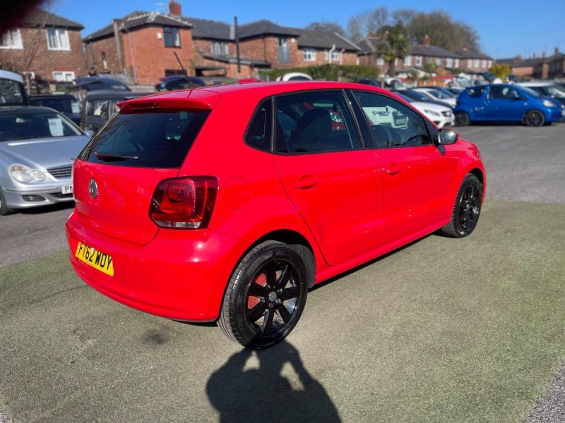 VOLKSWAGEN POLO
