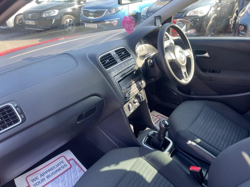 VOLKSWAGEN POLO