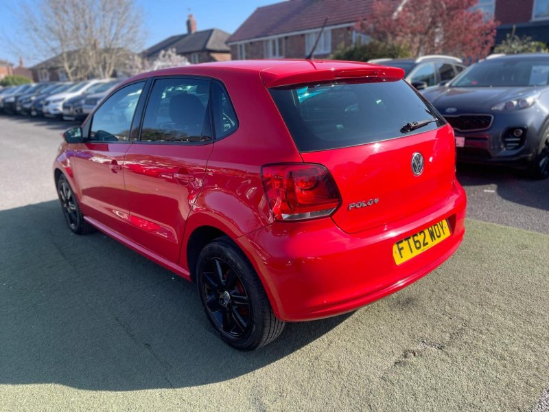 VOLKSWAGEN POLO
