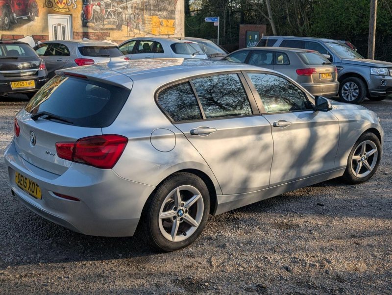 BMW 1 SERIES