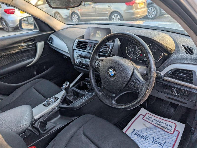 BMW 1 SERIES