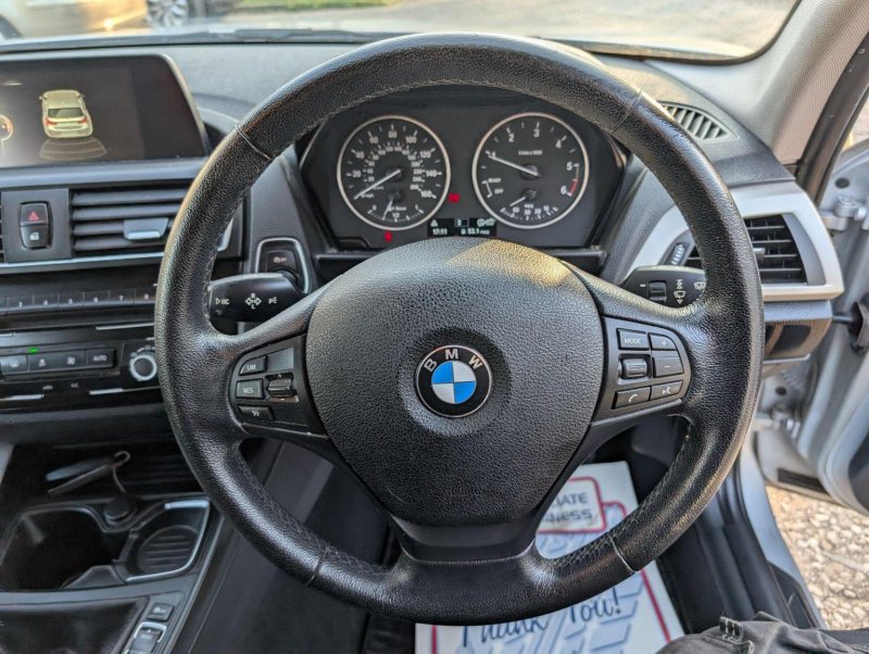 BMW 1 SERIES