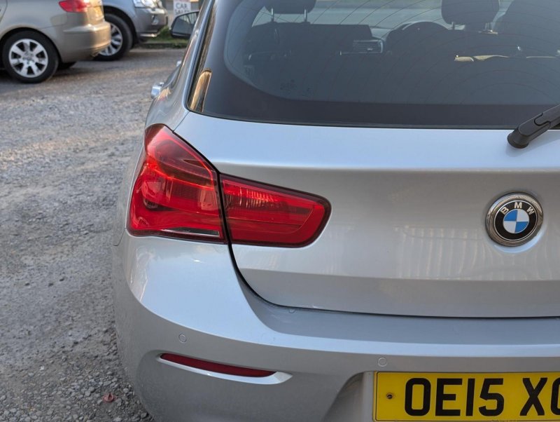 BMW 1 SERIES