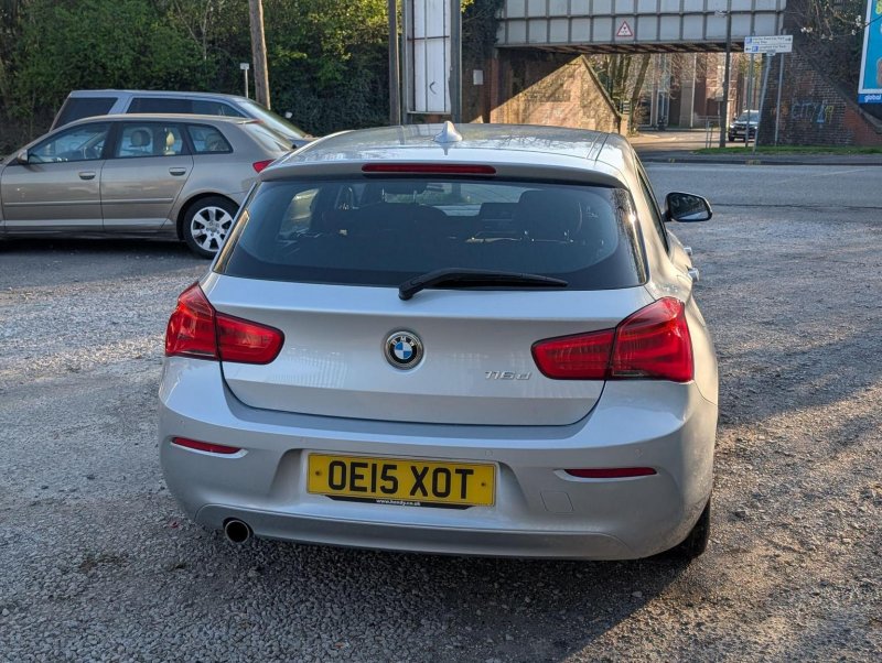BMW 1 SERIES