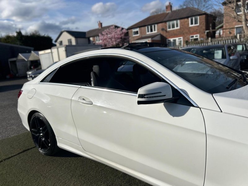 MERCEDES-BENZ E CLASS