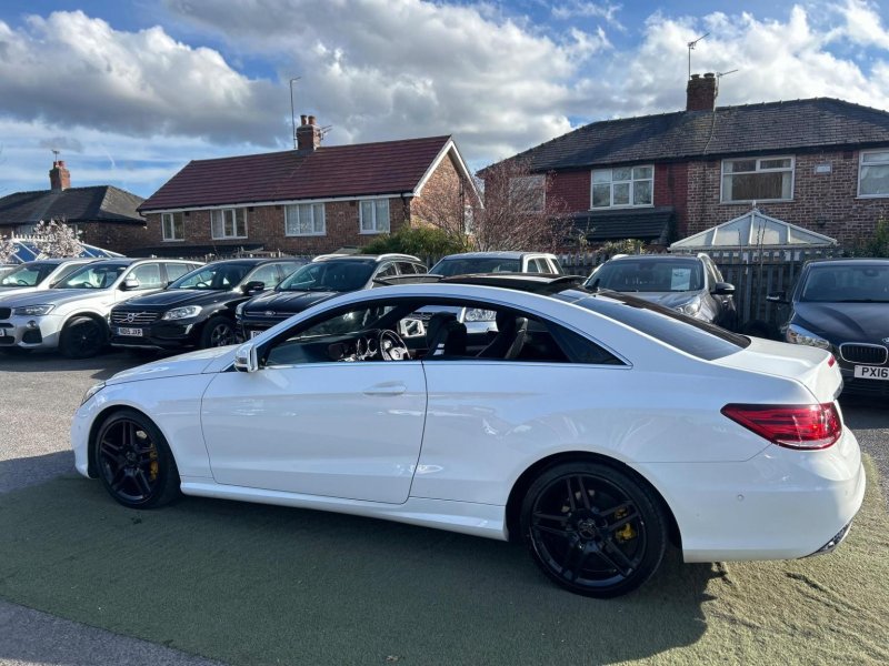 MERCEDES-BENZ E CLASS