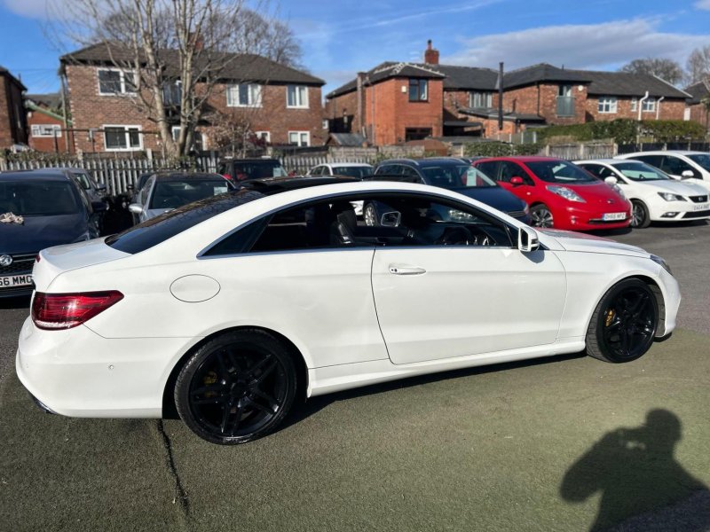 MERCEDES-BENZ E CLASS