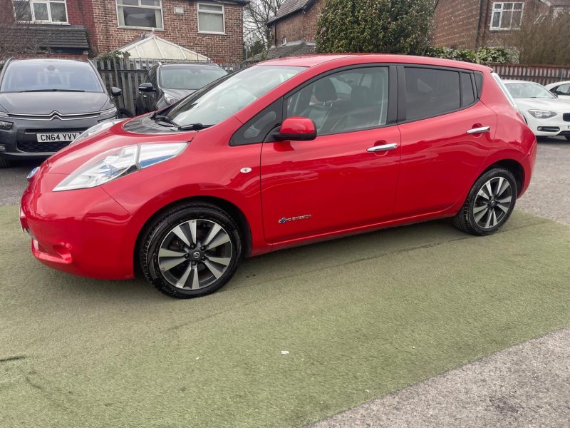 NISSAN LEAF