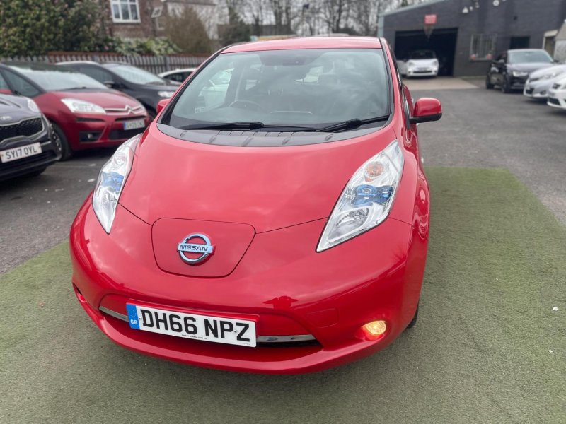 NISSAN LEAF