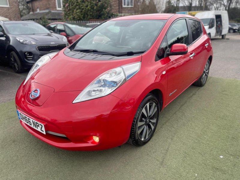 NISSAN LEAF