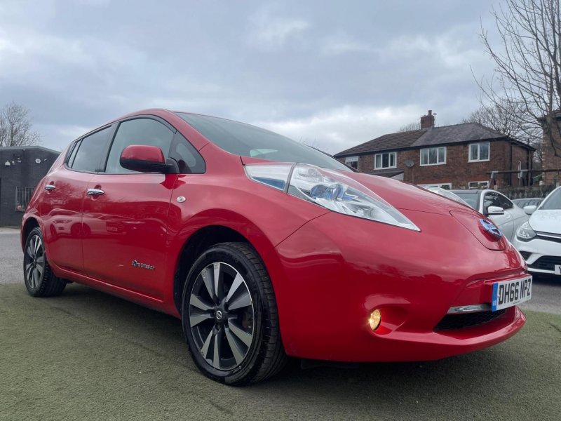 NISSAN LEAF