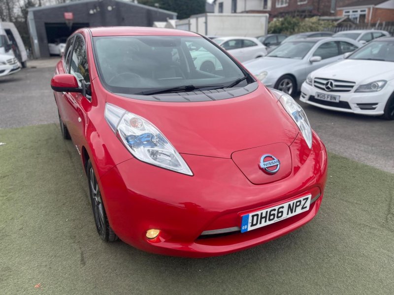 NISSAN LEAF