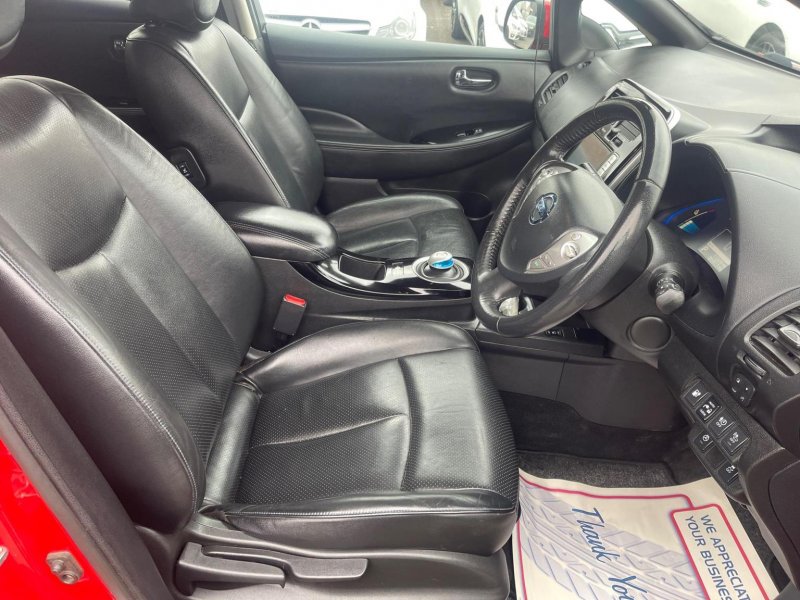 NISSAN LEAF