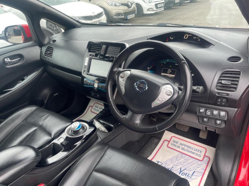 NISSAN LEAF