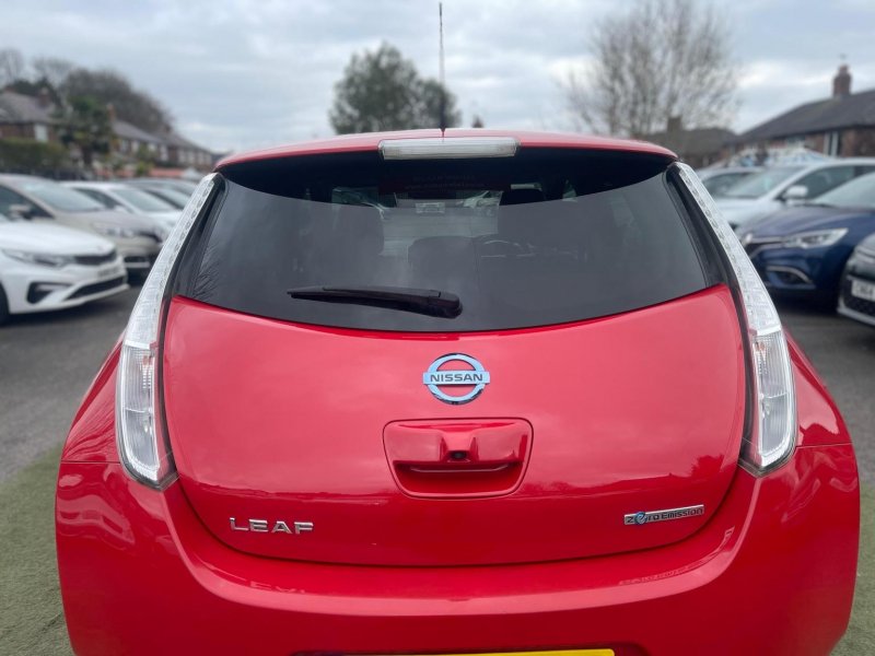NISSAN LEAF