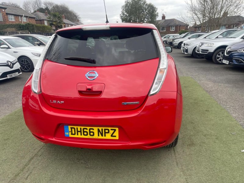 NISSAN LEAF
