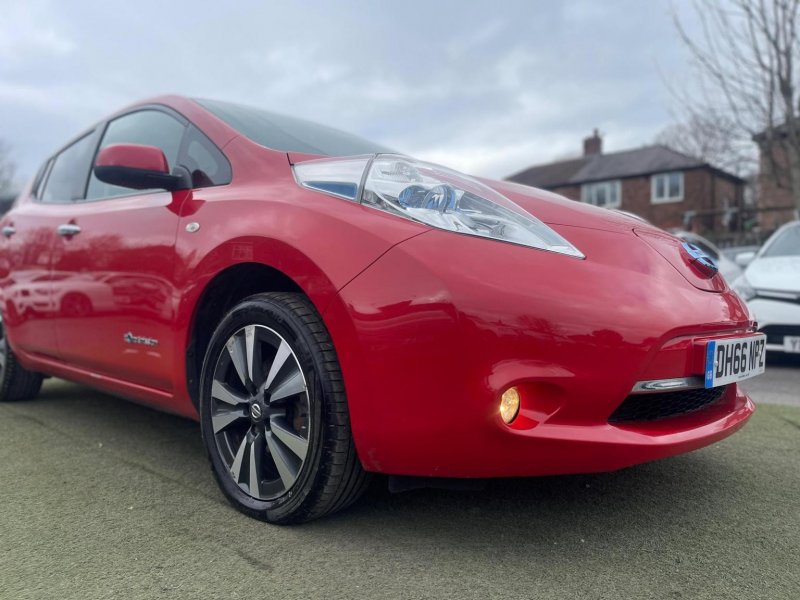 NISSAN LEAF
