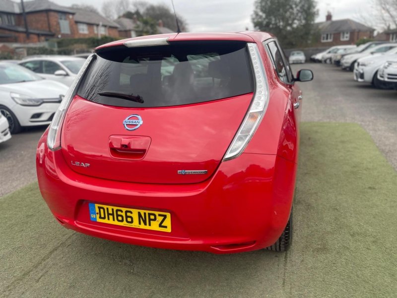 NISSAN LEAF
