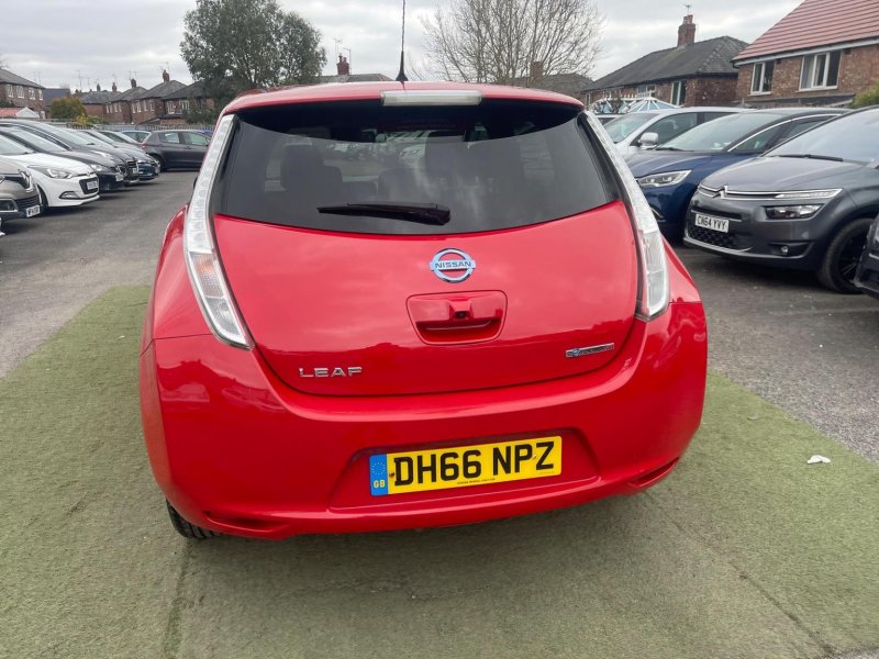 NISSAN LEAF