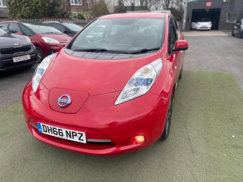 NISSAN LEAF