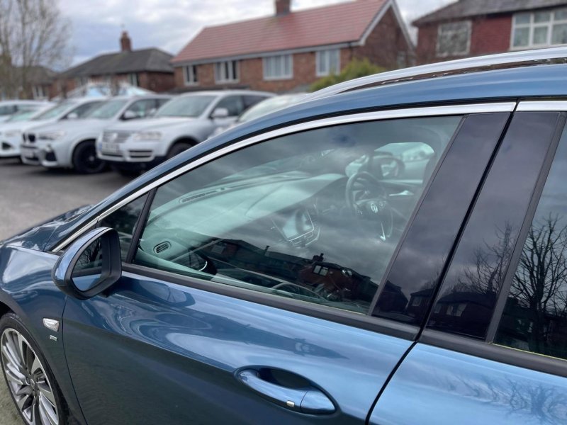 VAUXHALL ASTRA