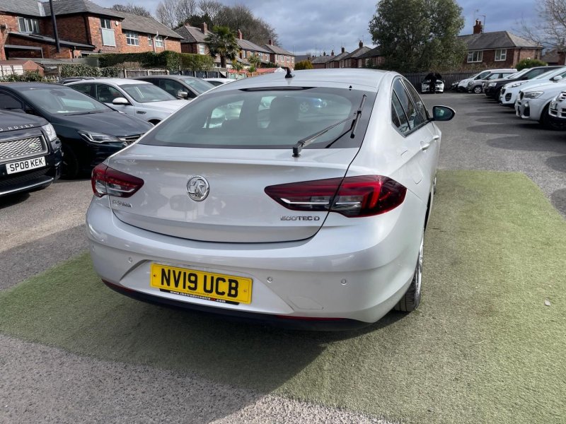 VAUXHALL INSIGNIA