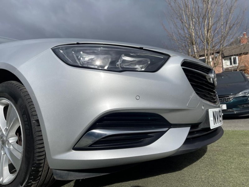 VAUXHALL INSIGNIA