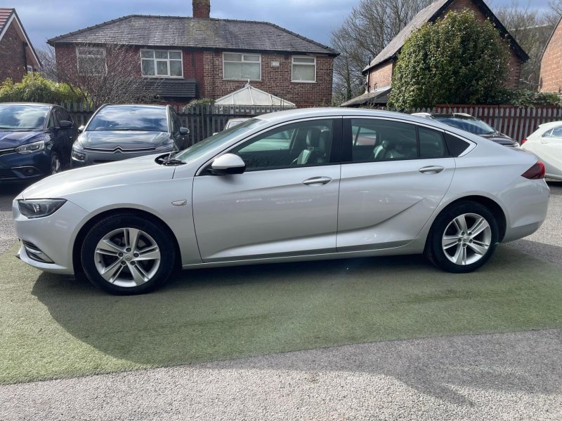 VAUXHALL INSIGNIA