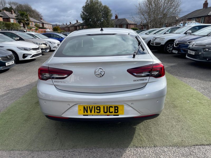VAUXHALL INSIGNIA