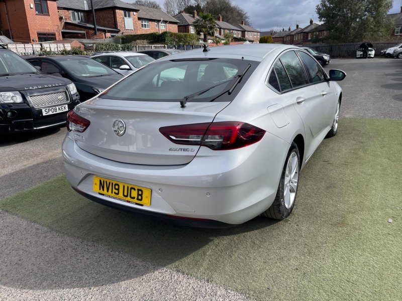 VAUXHALL INSIGNIA
