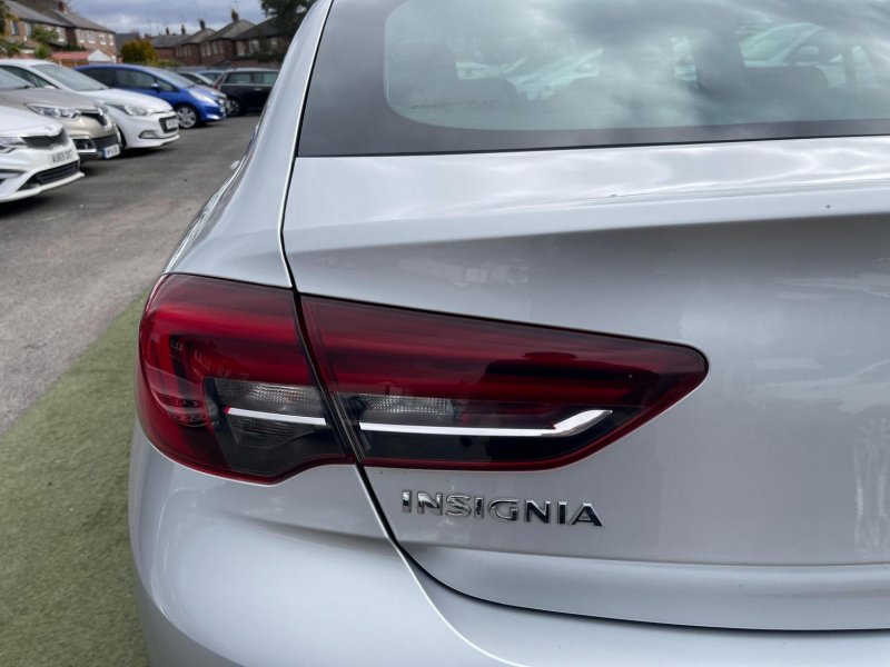 VAUXHALL INSIGNIA