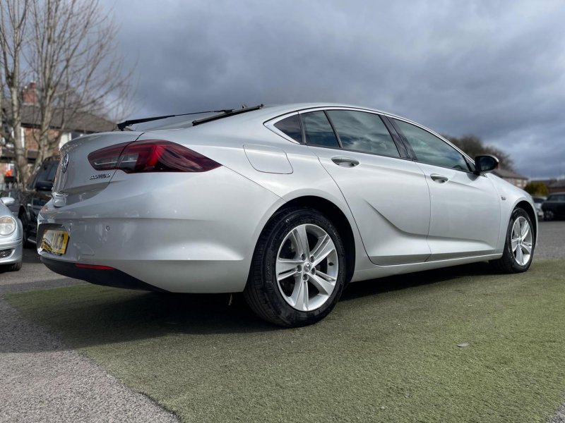 VAUXHALL INSIGNIA