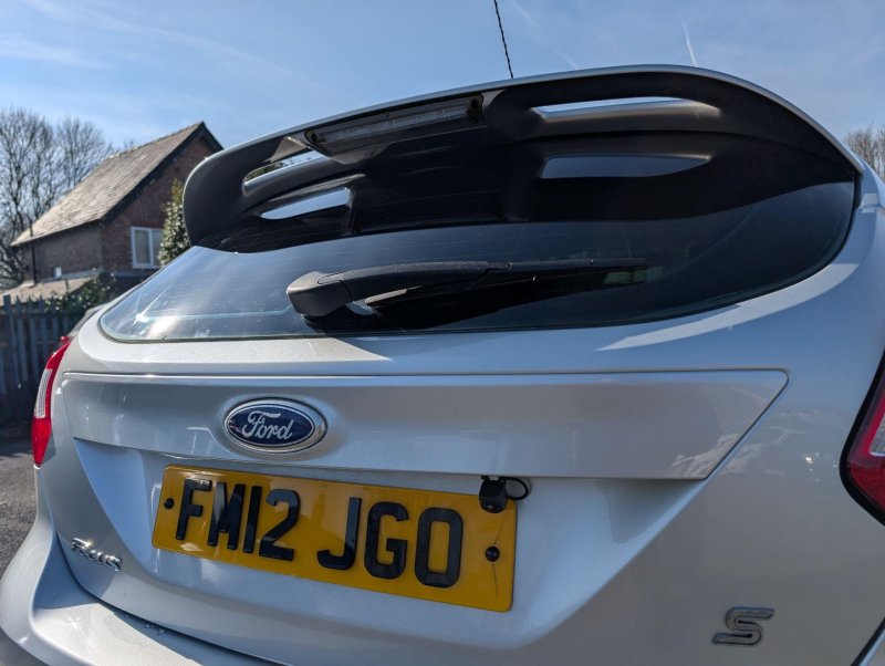 FORD FOCUS