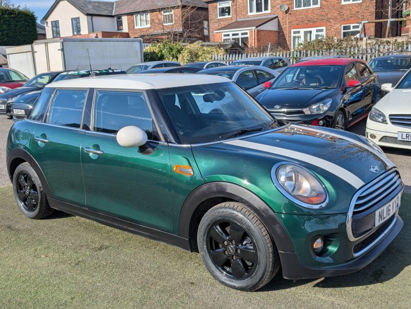 MINI HATCH