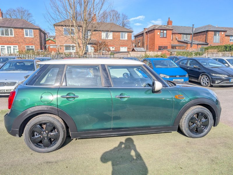 MINI HATCH