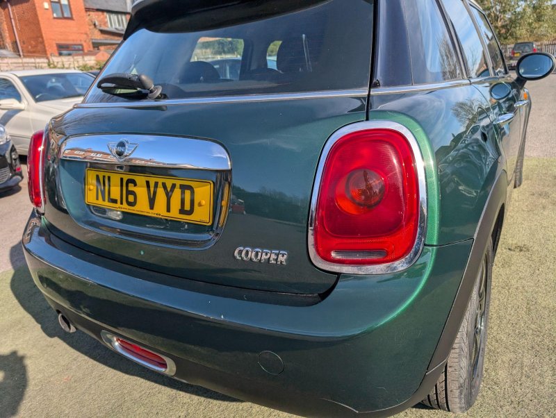 MINI HATCH