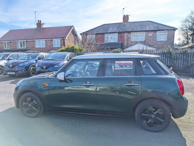 MINI HATCH