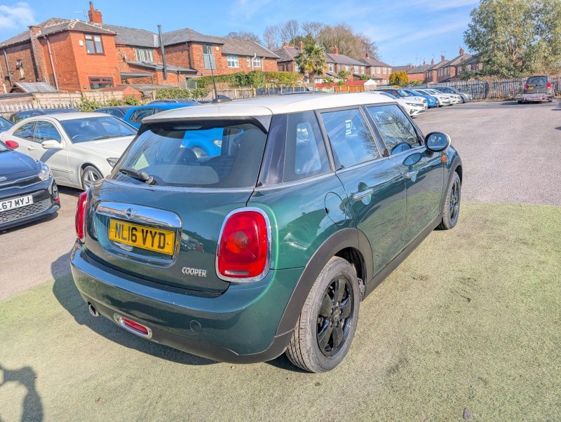 MINI HATCH